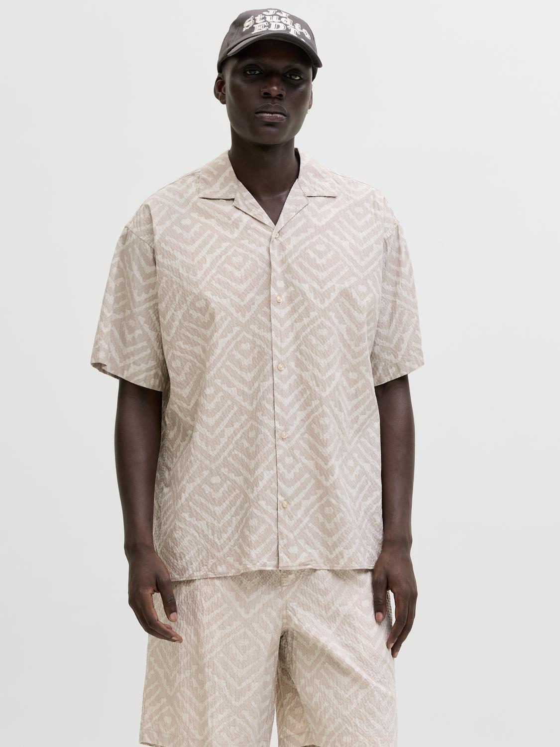 model_shot-front